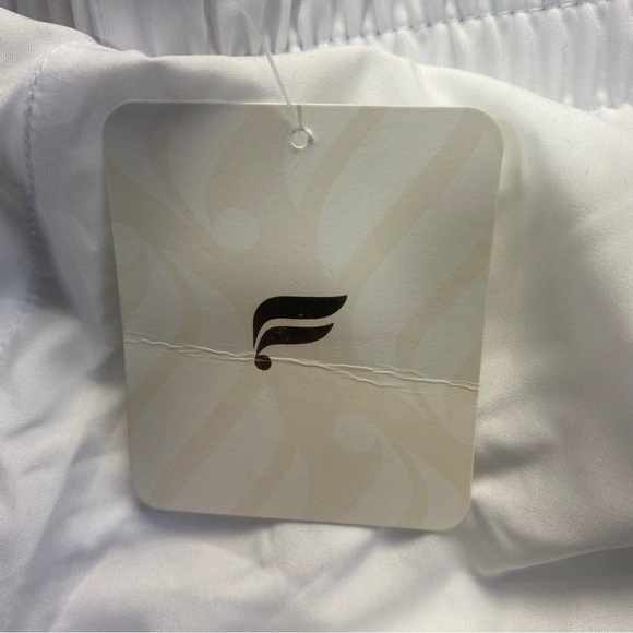 Fabletics Breathe Run Shorts White XL NWT - Picture 7 of 11